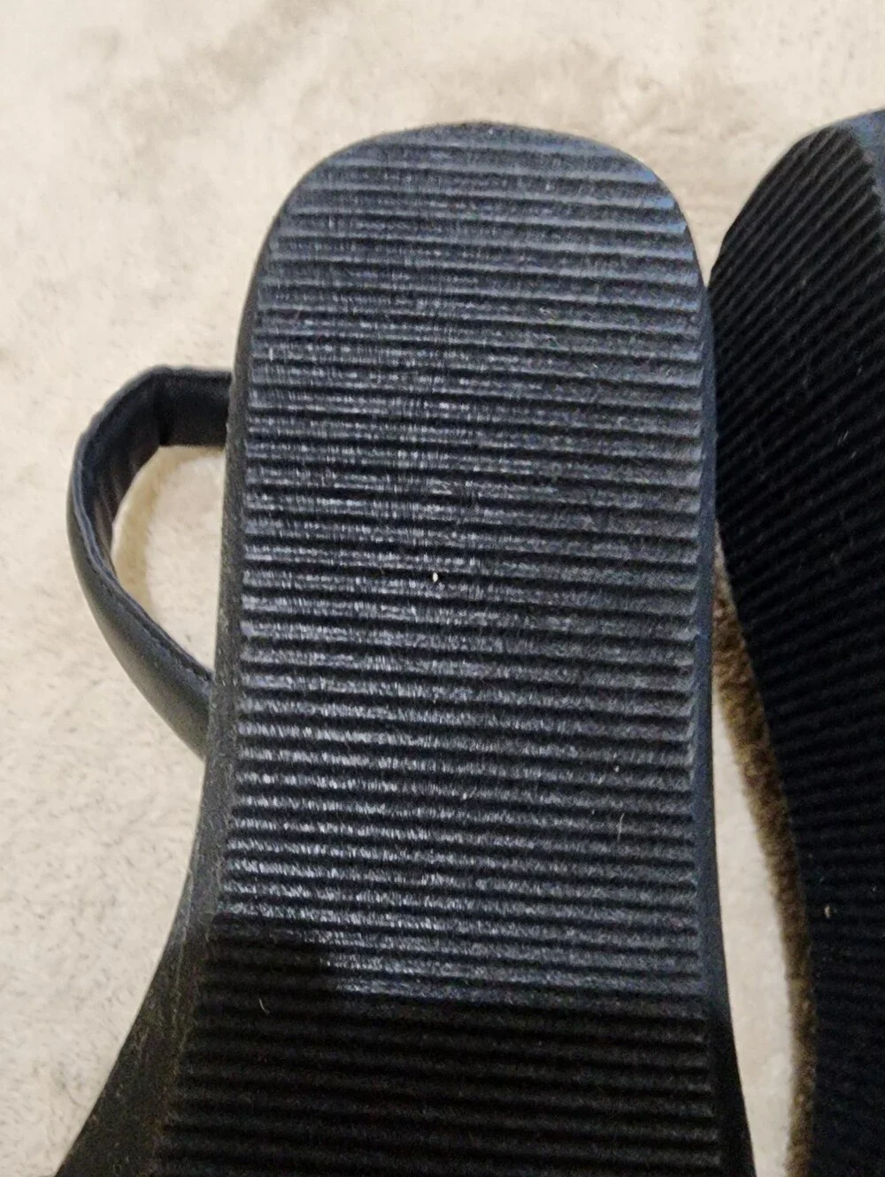 NWT.Kenneth Cole Reaction Black & Cream Snake-Print Wedge Slingback